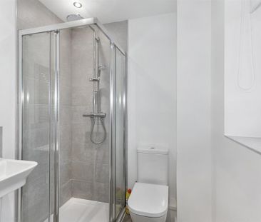 3 bedroom semi-detached house to rent - Photo 6