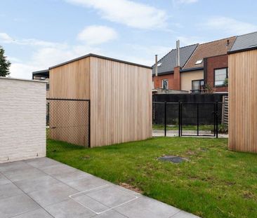 Eengezinswoning te huur in Zwijndrecht voor € 1.595 met 4 slaapkamers - Foto 1