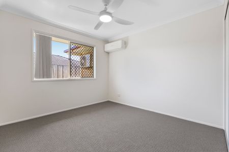 Modern and Spacious Living in Victoria Point ! - Photo 2