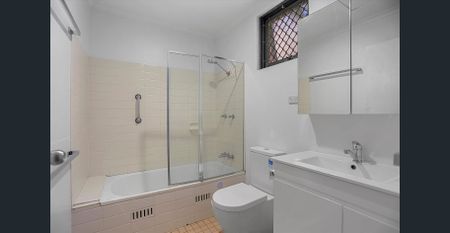 ** HOME SWEET HOME** - Photo 3