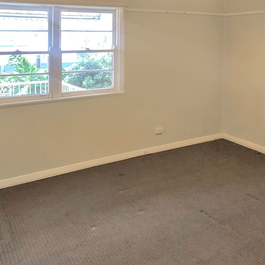 PERFECTLY POSITIONED - Photo 1