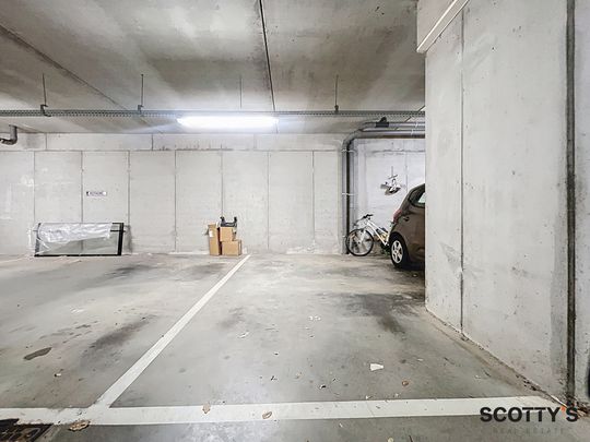 parkeerplaats in “Novarode” - Photo 1