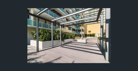 Deluxe North-East Facing One Bedroom Residence Footsteps To The Beach - Photo 5