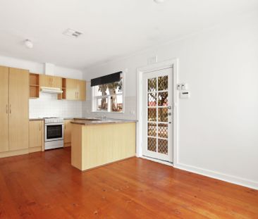 Freshly Painted Family Home in the Heart of Tranmere! - Photo 6