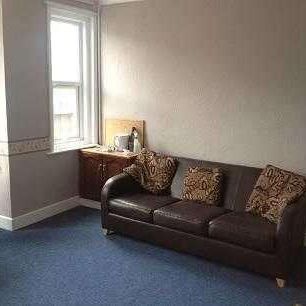 The Broadway, Southampton, SO17 - Photo 1