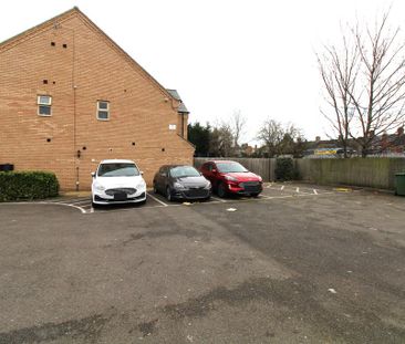 1 bedroom in a house share to rent - Photo 3