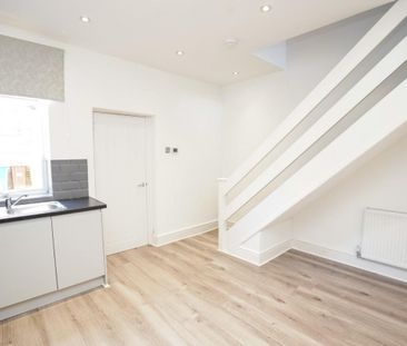 3 bed House - Terraced for Rent - Photo 1