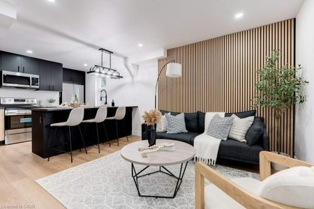 For Lease - 8 Whitfield Avenue, Hamilton, Ontario - Photo 2