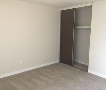 1 BEDROOM ON THE 3RD FLOOR!! DOWNTOWN RED DEER!! - Photo 5