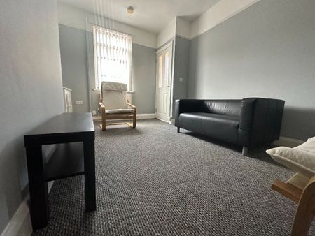 38 Benburb Street, Belfast BT12 6JG - Photo 2