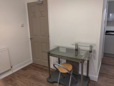 Studio Flat, Pointout Road, SO16 - Photo 2