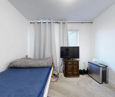 For Lease - 33 Pumpkin Corner Crescent, Barrie, Ontario - Photo 5