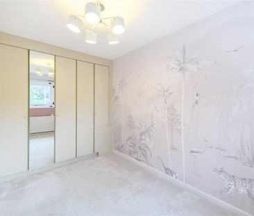 4 bedroom semi-detached house to rent - Photo 4