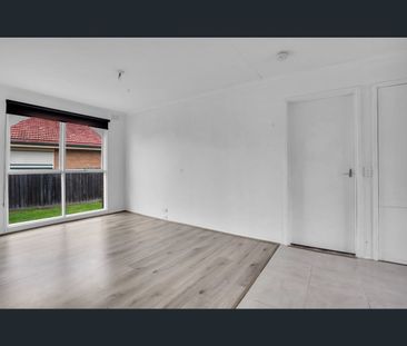 19 Vista Drive, Melton, Vic 3337 - Photo 5