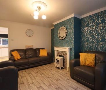 24 Molyneaux Drive, Lisburn, BT28 2LY - Photo 2