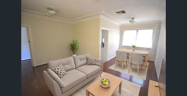 MASSIVE 5 BEDROOM HOME - Photo 1