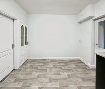 3 bedroom end of terrace house to rent - Photo 3