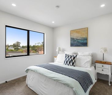 Contemporary 3-Bedroom Home in Prime West Harbour - Photo 1