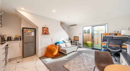 Furnished 1-Bedroom in Waiwhetu - Photo 4