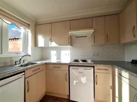 1 bedroom retirement property to rent - Photo 5