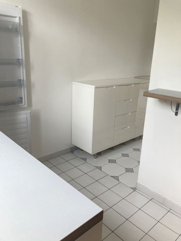 Location Appartement 3 pièces 61m² NANTERRE 92000 - Photo 3