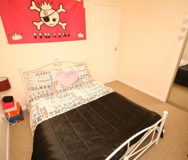 3 bedroom semi-detached house to rent - Photo 5