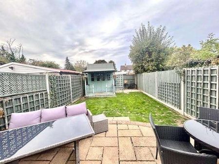 Ashford, Elgin Avenue, TW15 - Photo 5
