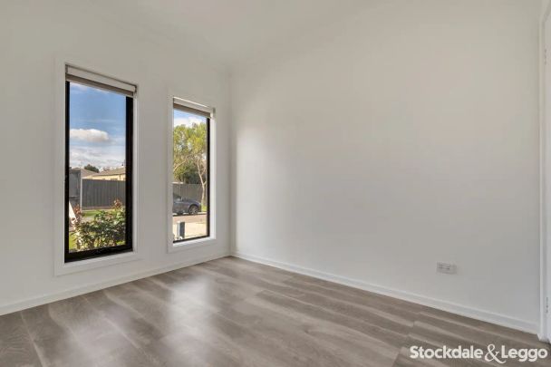 8 Burrows Place, Craigieburn VIC 3064 - Photo 1