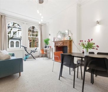 A very well presented one double bedroom flat on the raised ground ... - Photo 2