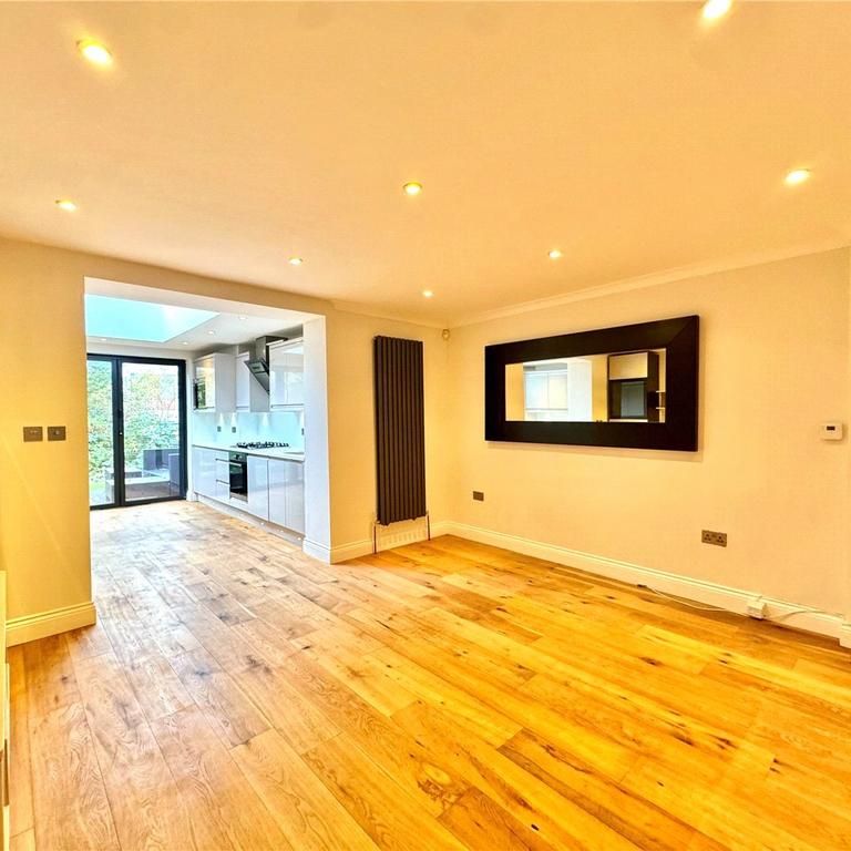 3 bedroom apartment to rent - Photo 1