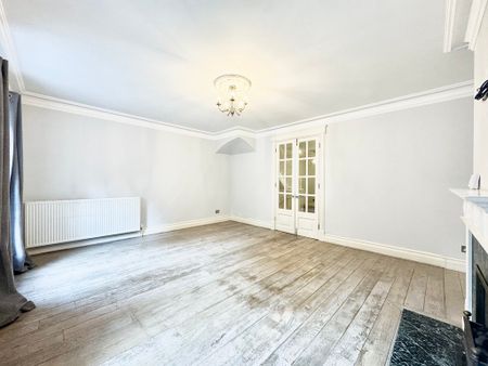 4 Bedroom Town House, - Photo 3