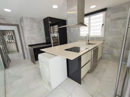 Casa o chalet de alquiler en San Antonio de Benagéber - Photo 3