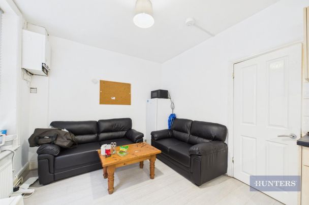 5 bedroom House To Let - Photo 1