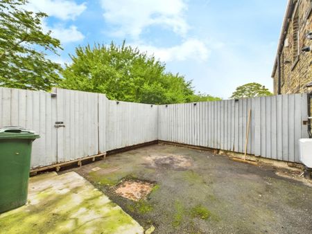 3 bedroom House To Let - Photo 5