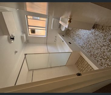 Private Elevated ground floor apartment - Photo 2