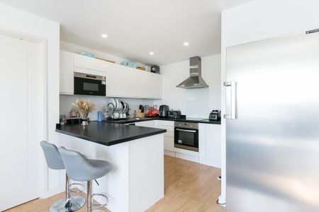 2 bedroom apartment to rent - Photo 4