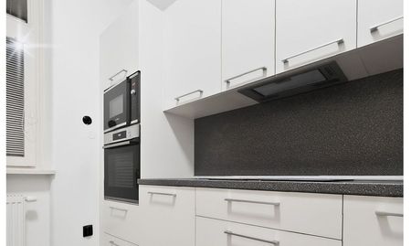 PRIAME CENTRUM BB / VLASTNÝ DVOR / 3i byt BB / 90 m2 - Photo 2
