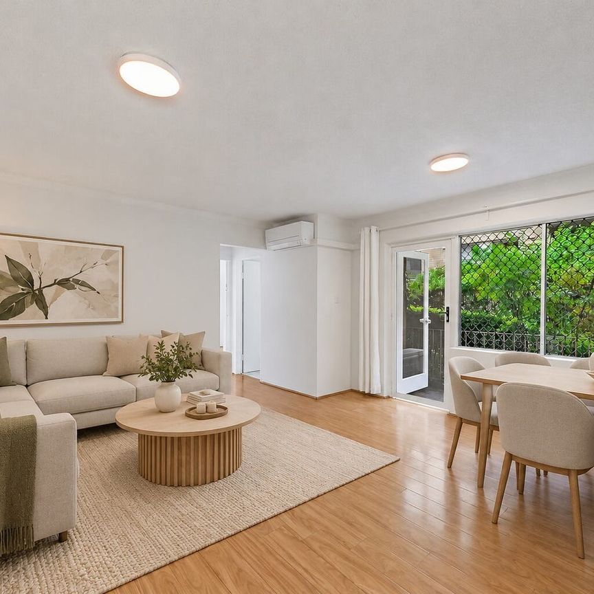 Two bedrooom home in a premiere riverside locale - Photo 1