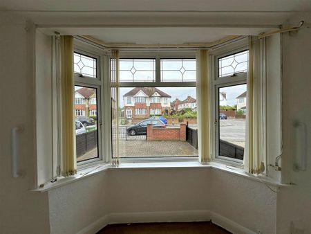 3 bedroom semi-detached house to rent - Photo 2