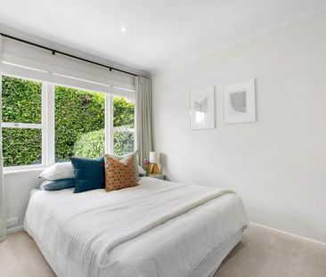 Elevated Eastern Bays Living with Iconic Auckland Views - Photo 6