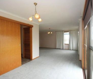 12 Port Lincoln Boulevard, Pasadena SA 5042 - House For Rent | Domain - Photo 2