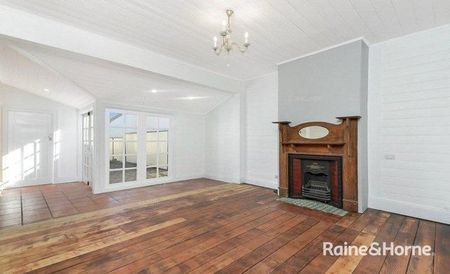 Spacious 3 Bedroom House - Photo 5