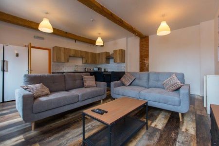 1 bedroom in a house share to rent - Photo 3