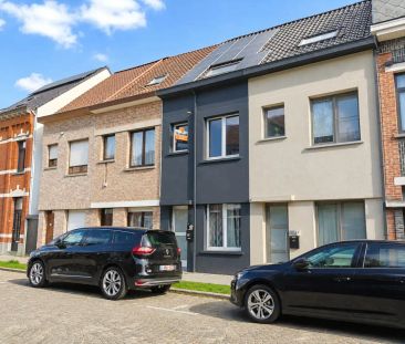 Woning met tuin en zonnepanelen te Lokeren - Photo 2