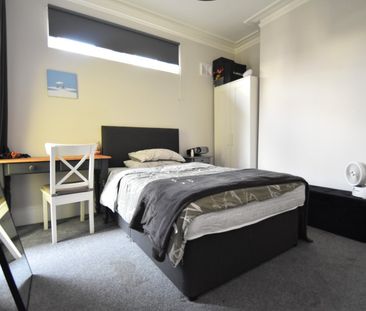 5 bedroom terraced house to rent - Photo 4