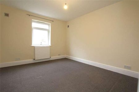 Ashford Road, Swindon, Wiltshire, SN1 - Photo 3