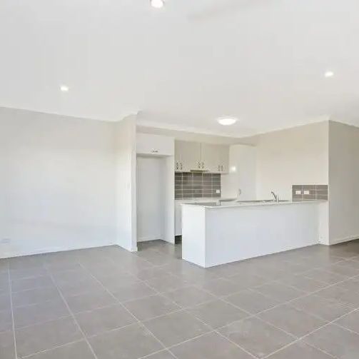 “Fabulous 3 Bedroom Home in North Lakes” - Photo 1