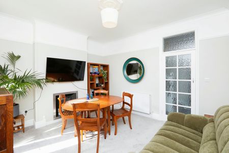 3 bedroom mid-terrace to rent Vivian Street, Chester Green - Photo 4