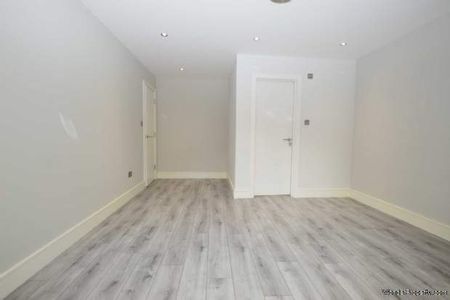 2 bedroom property to rent in Purley - Photo 3