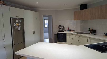 Stunning Four Bedroom in Rototuna - Photo 2